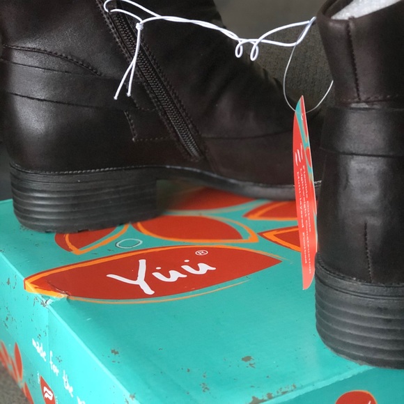 Yuu Dark Brown Ankle Boots 9.5 NIB - Picture 4 of 5